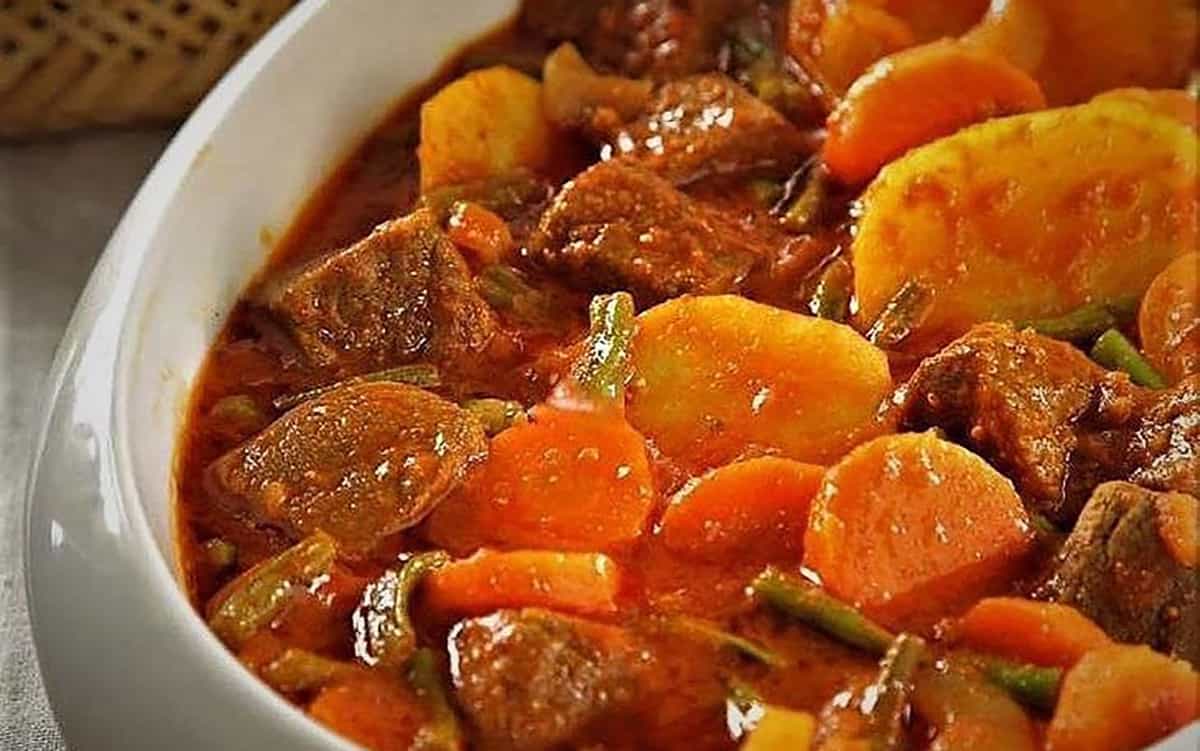 خوراک لوبیاسبز با گوشت قرقاول